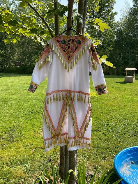 Jingle Dress Regalia, Dancing Outfits, Halloween Raven, Native American Dress, Powwow Regalia, Jingle Dress, Indian Bedroom, American Dress, Ribbon Skirts