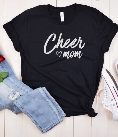 Cheer Mom Ideas, Cheerleading Mom Shirts, Cheer Team Shirts, Team Mom Shirt, Boss Mama, Cheer Mom Shirt, Cheerleading Mom, Cricut Shirt Ideas, Cheerleading Shirts