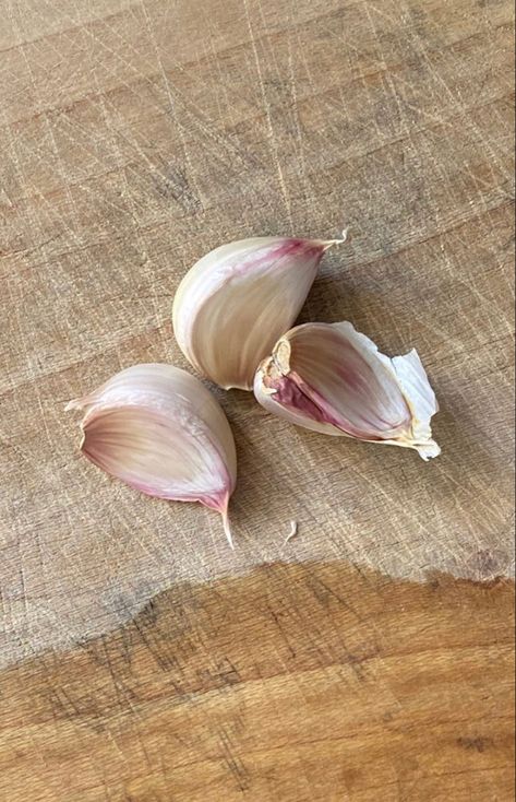 Garlic Aesthetic, Clear Skin Routine, Cooking Aesthetic, Skin Routine, Clear Skin, Healthy Snacks, Garlic, Cooking Recipes