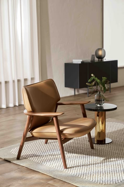 designed by Claudio Bellini Atrium Seating, Chair Wood Design, Living Room Centre Table, Interior Design Chair, Simple Furniture Design, Centre Table Design, Drawing Room Furniture, Beach Apartments, Living Room Center