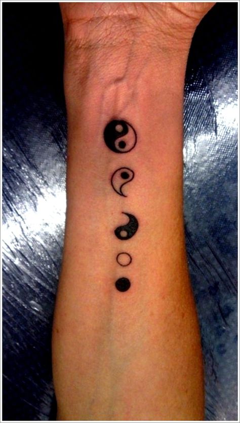 Yin Yang Tattoo Designs (1) Ying Yang Tattoo, Yang Tattoo, Yin Yang Tattoos, Sharpie Tattoos, Omerta Tattoo, Boy Tattoos, Tattoo Videos, Tattoo Cover-up, Sister Tattoos