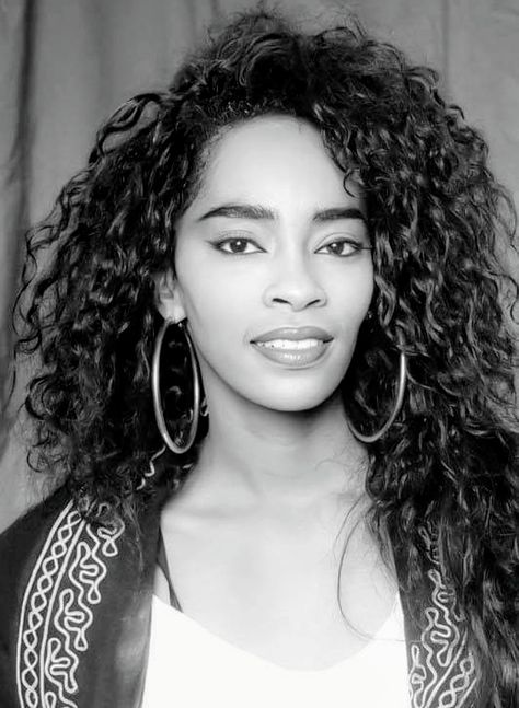 Jody Watley. Jody Watley 80s, Jody Watley, Hollywood Glamour Aesthetic, Real Music, Famous Black, Early 90s, Vintage Black Glamour, Black Celebrities, Black Music