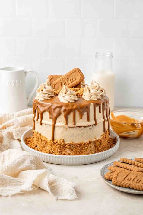 Vegan Biscoff Cake - Eight Forest Lane Biscoff Banana Cake, Vegan Biscoff Cake, Lotus Biscoff Cake, Thanksgiving Desserts Cake, Lotus Biscoff Spread, Biscoff Cake, Fun Thanksgiving Desserts, Aussie Food, Cold Cake