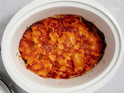 I Tried Carrie Underwood’s 'Ugly' Slow Cooker Lasagna and I’m Adding It to My Dinner Rotation How To Make Lasagna, Crockpot Lasagna, Slow Cooker Lasagna, Dinner Rotation, 5 Ingredient Dinners, Favorite Comfort Food, Crockpot Recipes Slow Cooker, Salad Side Dishes, Food Help