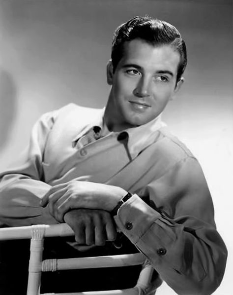 https://flic.kr/p/8B5ztX | John Payne | 1940's publicity photo John Payne Actor, Patrick Warburton, John Payne, Clint Walker, Miracle On 34th Street, Celebrities Then And Now, Musical Film, Most Handsome Actors, Movie Making