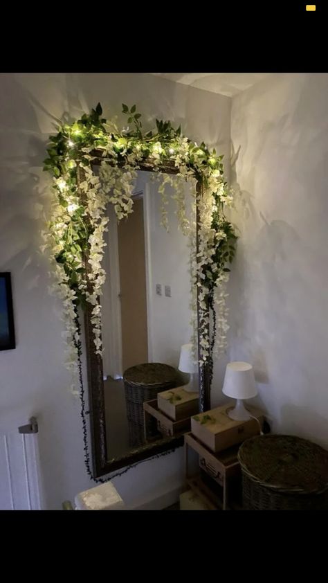 Fantasy Themed Bathroom, Fairy Corner Bedroom, Nature Themed Rooms Bedrooms, Forest Themed Dorm Room, Fairy Forest Room Ideas, Fairy Bathroom Aesthetic, Whimsical Fairy Room Decor, Lotr Bedroom Ideas, Fairy Tale Bedroom Adult