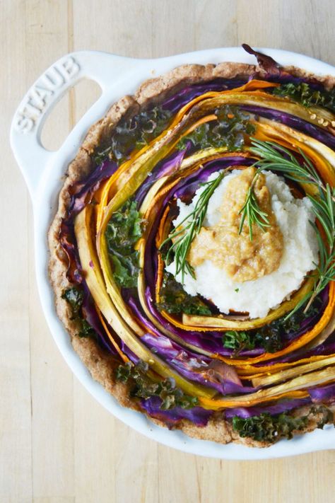 vegan-spiral-thanksgiving-tart-2 Fancy Vegetarian Dinner, Vegan Recipes For Thanksgiving, Vegetarian Dinner Party, Turkey Prep, Vegan Dinner Party, Dairy Free Pasta, Thanksgiving Entertaining, Sweet Potato Gnocchi, Vegetarian Ideas