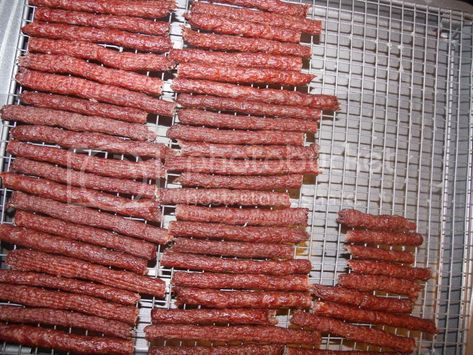 Snack Stick Recipe, Pepperoni Sticks, Meat Curing, Sausage Making Recipes, Homemade Sausage Recipes, Making Jerky, Sausage Making, Beef Jerky Recipes, Meat Stick