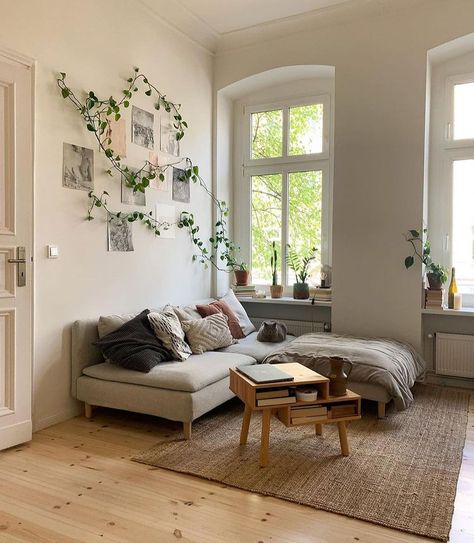 Soderhamn Sofa Ideas Living Rooms, Books And Plants, Bookish Decor, Windowsill Plants, Minimalist Living Room Design, Chill Vibes, Neutral Living Room, Apartment Inspiration, Covent Garden