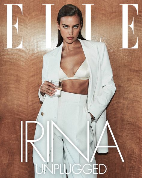 #irinashayk #fashion #photography #elle #magazine #cover #maxmara #fashionphotography Elle Us, Quoi Porter, 사진 촬영 포즈, Fashion Magazine Cover, White Suit, Fashion Cover, Vogue Covers, Studio Photoshoot, Elle Magazine