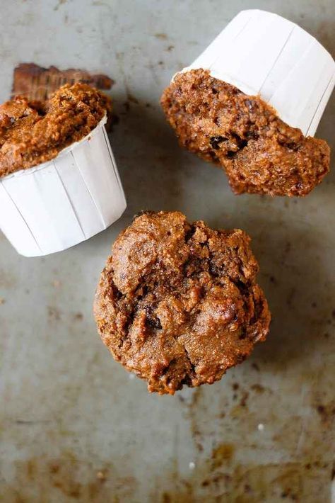 Make these bran muffins in advance to eat throughout the week. | 27 Foods To Eat At Suhoor That Release Energy Throughout The Day During Ramadan Raisin Bran Muffin Recipe, Raisin Bran Muffins, Bran Muffin, Bran Muffin Recipes, Broma Bakery, Bran Muffins, Ramadan Recipes, Healthy Muffins, Foods To Eat