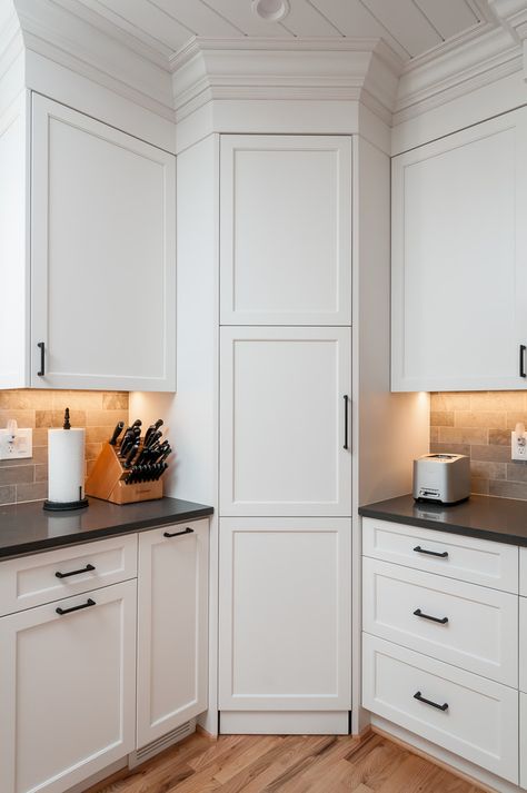 Modern Shaker Kitchen - Modern - Atlanta - by Innovative Construction Inc. | Houzz Houzz Kitchen, Corner Kitchen Pantry, Modern Shaker Kitchen, Kitchen Built In, Corner Pantry, Kabinet Dapur, Kitchen Pantry Design, Kitchen Remodel Design, Kitchen Corner