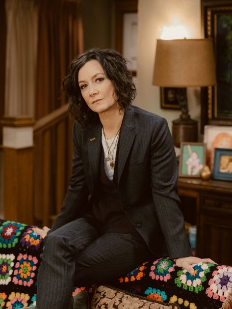 Sarah Gilbert, Roseanne Tv Show, Roseanne Show, Sara Gilbert, Black Canary, Beauty Treatments, Dream Hair, Inspirational People, Hair Dos