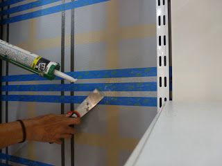 How to make a PLAID wall Paint Plaid Pattern How To, Diy Plaid Wall Paint, Diy Plaid Painted Wall, Hand Painted Plaid Wall, Painting Plaid Walls, Plaid Wall Paint, How To Paint Plaid Pattern On Wall, Paint Plaid Wall, Painting Plaid Pattern How To