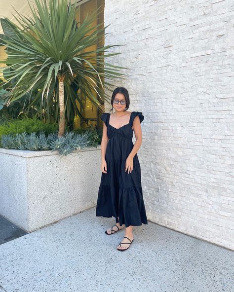 black maxi dress with sandals Black Strappy Sandals Outfit, Strappy Sandals Outfit, Black Strappy Sandals, Maxi Dress Outfit, Sandals Outfit, Western Outfit, Black Dresses Casual, Maxi Dresses Casual, Womens Black Dress