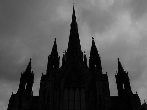 Salford Cathedral by Tim Green aka atoach on Flickr Kalluto Zoldyck, Vampire Aesthetic, Yennefer Of Vengerberg, Gothic Church, Bellatrix Lestrange, Slytherin Aesthetic, Gothic Aesthetic, Bloodborne, Six Of Crows