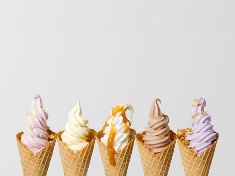 Soft-serve ice cream may have retro appeal, but shops across the country are giving the ice cream we know a whole new swirl. French Toast Bread Pudding, Molasses Cake, Matcha Mint, Ice Cream Photography, Serve Ice Cream, Los Angeles Food, Ice Cream Base, Honey Tea, La Food