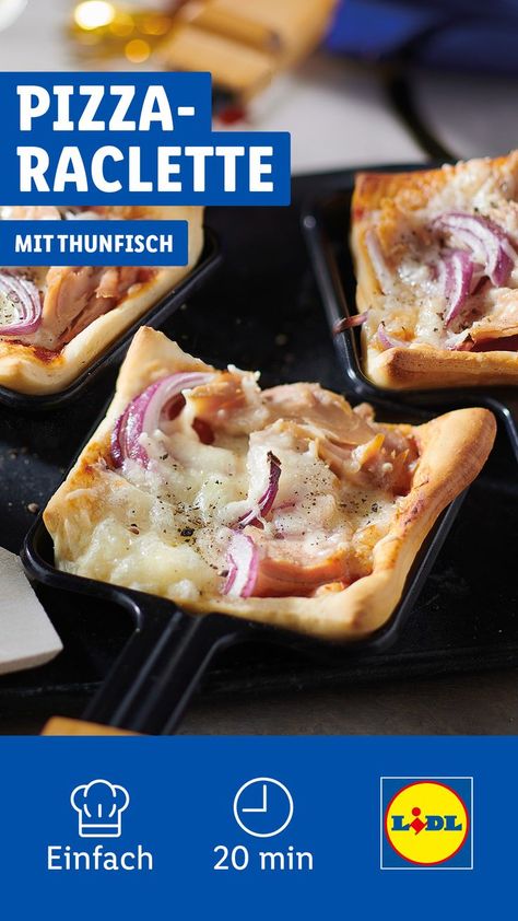 Neben unserem klassischen Raclette Rezept, welches wir auch in diesem Board haben, hat unser Rezepte & Kreationen Team eine Raclette Pizza für euch vorbereitet. Die Vor- & Zubereitung ist denkbar einfach und dauert keine 30 Minuten. Wir wünschen euch viel Spaß beim Nachkochen & einen Guten Rutsch! #raclette #raclettepizza #pizzaraclette #pizza #silvesterraclette #silvester #rezept Pizza Raclette, Muffins, Pizza, Pizzas