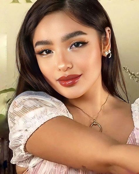 Simple Makeup Looks Natural Filipina, Philippine Makeup Look, Andrea Brillantes Make Up Look, Australian Makeup Looks, Graduation Day Makeup Ideas, Filipino Make Up, Morena Makeup Filipina Graduation, Filipino Makeup Natural, Andrea Brillantes Makeup