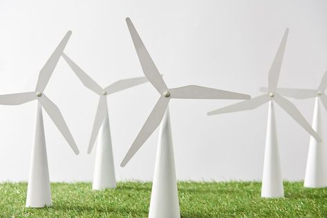 windmill models on grass and white background Miniature Windmill Diy, Windmill Craft, How To Make Windmill, Windmill Model, Windmill Diy, Eco Club, Paper Windmill, Windmill Photos, Windmill Art