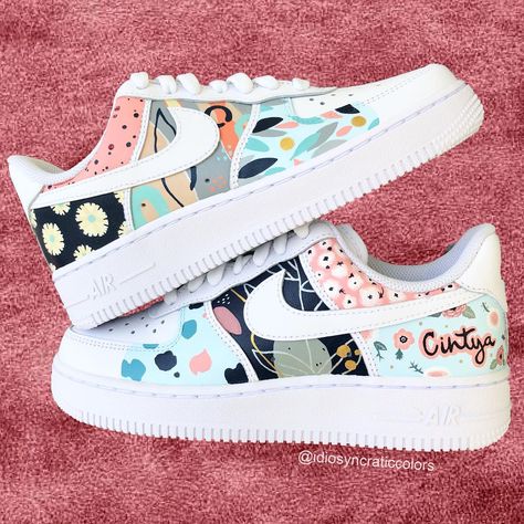 Air Force 1 Customized, Custom Air Force 1 Diy, Custom Sneakers Ideas, Baskets Customisées, Nike Air Custom, Zapatillas Nike Air Force, Painted Air Force 1, Painted Shoes Diy, Custom Sneakers Diy