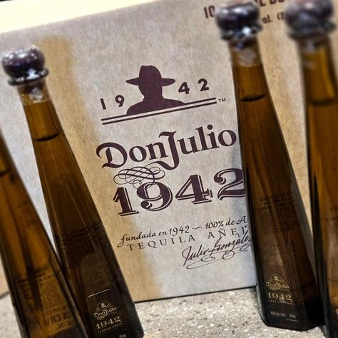 🚨 New MINIS have arrived! 🚨

That’s right, Don Julio 1942 Tequila bottles now come in a “mini” format (50ml)!

These bottles look exactly like a mini version of the standards bottle (750ml) and will make the PERFECT stocking stuffers this coming holiday. Stop by your local store and grab them while you can! If you wait until December, they might just be gone again! 1942 Tequila, Cocktails Easy, Tasty Cocktails, Easy Gift Ideas, Tequila Bottles, Perfect Stocking Stuffers, Diy Recipes, Easy Gifts, Tequila