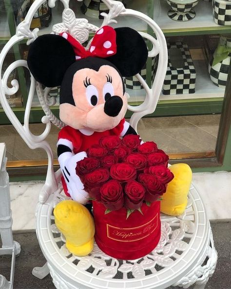 Mickey Mouse Bouquet, Happiness Box, Forever Flower Bouquets, Box Flowers, Diy Ribbon Flowers, Flower Bouquet Diy, Iphone Lockscreen Wallpaper, Ribbon Bouquet, Forever Flowers