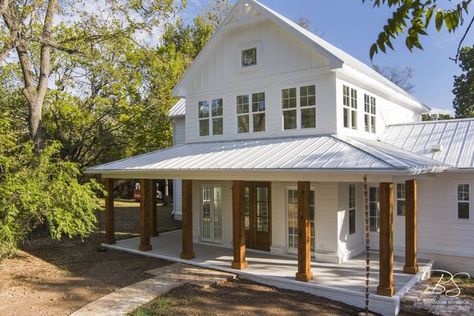 1920s Inspired Farmhouse in NWA | Schrock Developments Farmhouse Roof, Driveway Paving Stones, 1920s Farmhouse, Country House Exterior, White Modern Farmhouse, White Exterior Houses, White Siding, Farm Plans, Modern French Country