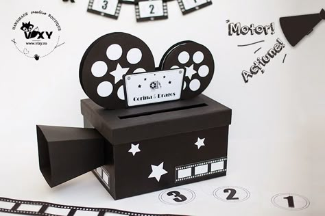 Movie Theater Theme, Hollywood Theme Classroom, Bollywood Theme Party, Deco Cinema, Cinema Party, Hollywood Birthday, Hollywood Party Theme, 80s Theme Party, Hollywood Theme