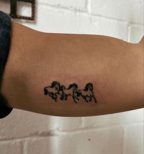 Small Horse Tattoo, First Tattoo Ideas, Cowgirl Tattoos, Cowboy Tattoos, Country Tattoos, Western Tattoos, Handpoke Tattoo, Petite Tattoos, Stylist Tattoos