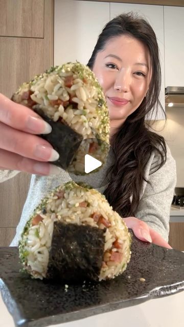 Spam And Egg Onigiri, Onigiri Recipe Spam, Musubi Recipe Ideas, Spam Onigiri Recipe, Spam Sushi Roll, Spam Appetizers, Spam Onigiri, Spam Sushi, Spam Musubi Recipe