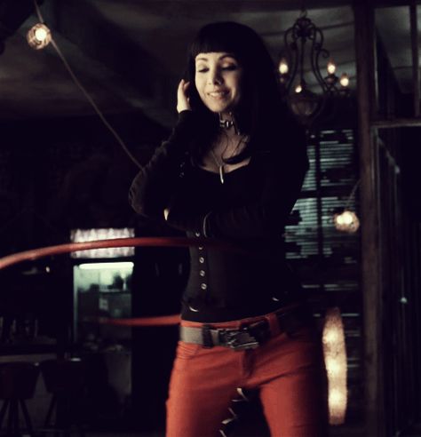 zwUA1j5.gif (GIF Image, 500 × 519 pixels) Ksenia Solo, Girl Cosplay, Lost Girl, Great Tv Shows, Hula Hoop, Style Outfits, Lany, Role Models, Outfit Of The Day