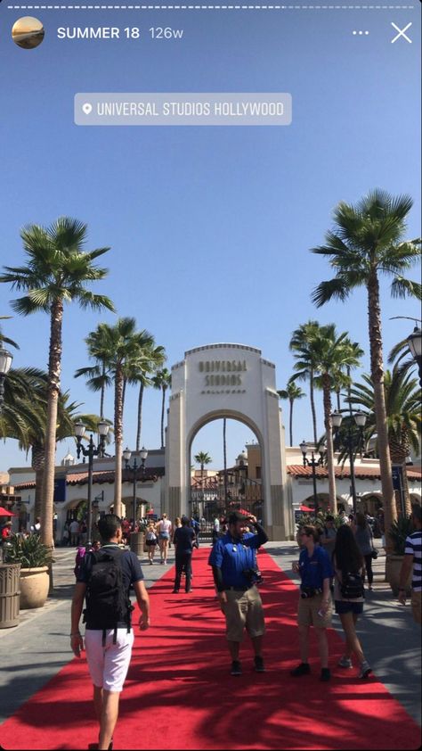 Universal Hollywood Pictures, Universal Studios Instagram Story, Universal Instagram Stories, Universal Studios Hollywood Photo Ideas, Los Angeles Instagram Story, Universal Studios Los Angeles Pictures, Universal Studios Hollywood Attractions, Universal Studios City Walk Hollywood, Airport Aesthetic