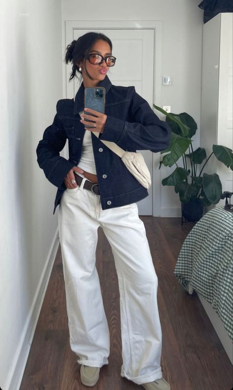 White Jean Aesthetic, White Jean Outfits Fall, White Jeans Outfit 2024, White Pants Outfit Autumn, White Jeans Autumn Outfit, White Jeans Pants Outfit, Baggy White Jeans Outfit, Outfit Jean Blanc, Outfit Pantalon Blanc