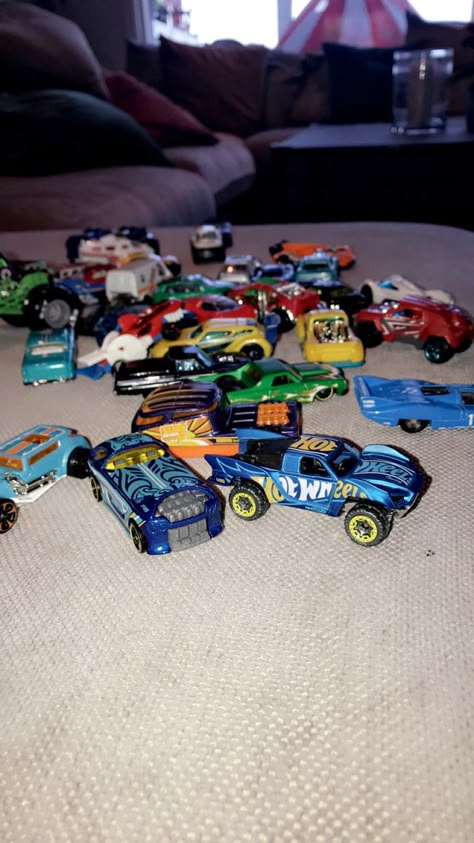 Great and meet the cars HW Hot Wheels Aesthetic, Hot Wheel Games, Do Good Quotes, Hot Wheels Room, Pick Up Line Jokes, Hot Wheels Cars Toys, Hot Wheels Garage, Bengali Song, Pick Up Line