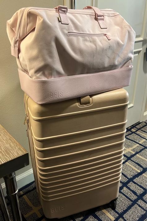 Beis Aesthetic Carry On Bag, Luggage Sets Aesthetic, Bag Pack Aesthetic, Travel Luggage Aesthetic, Bag For Airport, Travel Bag Aesthetic, Packed Luggage, Beis Luggage, Aesthetic Suitcase