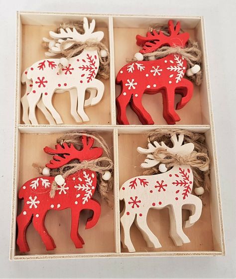 Christmas Mdf Ideas, Reindeers Christmas Decorations, Mdf Christmas Decorations, Christmas Decorations Diy Crafts, Christmas Reindeer Decorations, Wooden Reindeer, Christmas Decorations Cheap, Christmas Photo Booth, Wooden Christmas Decorations