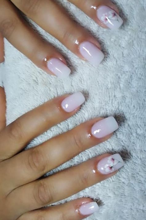 White Cute Nails, Summer Nails Neutral, Nails Short And Simple, Cute Nails Short, Trending Summer Nails, Hair Stules, Nails Neutral, Arrow Tattoo Design, Colorful Nail Art