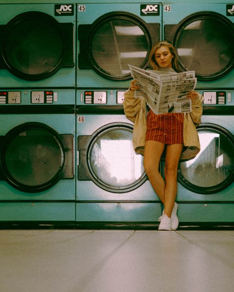 Insta: @tristandrobinson Laundromat retro 90s photoshoot 90s Photoshoot, Retro Photoshoot, Inspiration Photoshoot, Vintage Photoshoot, Creative Photoshoot Ideas, Shotting Photo, Photographie Portrait Inspiration, Retro Photography, 사진 촬영 포즈