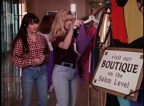 90210 Fashion 90s, Shannon Dorothy, Shannon Doherty, 90s Television, 90210 Fashion, Brenda Walsh, Kelly Taylor, Old School Aesthetic, 90s Aesthetics