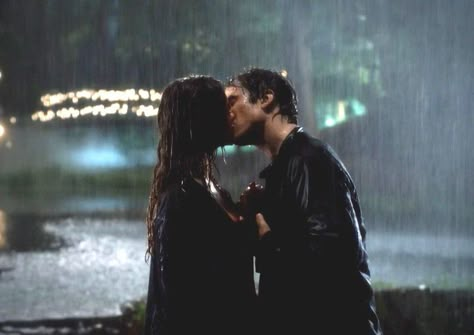 Damon Y Elena, Ian E Nina, Tvd Damon, Damon Elena, Elena Damon, Story Pics, The Vampire Diaries Characters, Vampire Diaries Poster, The Vampire Diaries 3