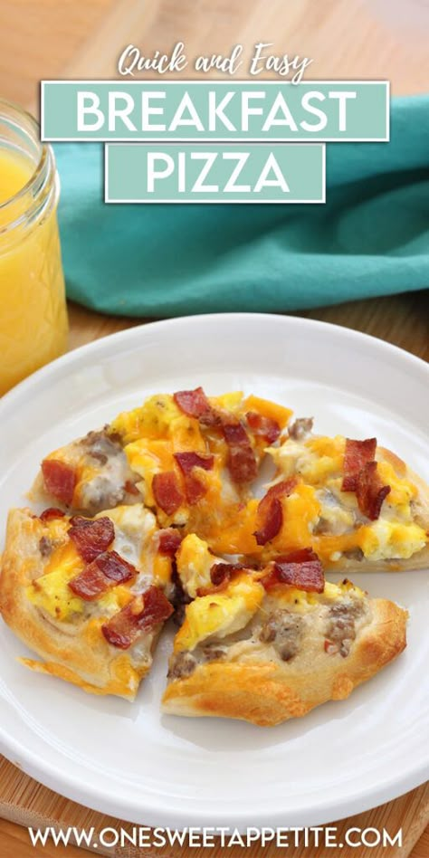 Mini Breakfast Pizza Recipe, Individual Breakfast Pizza, Breakfast Pizza Biscuit Dough, Personal Breakfast Pizza, Breakfast Recipes With Pillsbury Biscuits, Biscuit Crust Breakfast Pizza, Red Baron Breakfast Pizza Recipe, Mini Breakfast Pizza, Breakfast Pizza Biscuit Crust