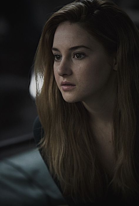 Triss Divergent, Tris Divergent Aesthetic, Beatrice Divergent, Divergent Beatrice, Tris Prior Aesthetic, Divergent Hair, Tris From Divergent, Jeanine Matthews, Tris Divergent