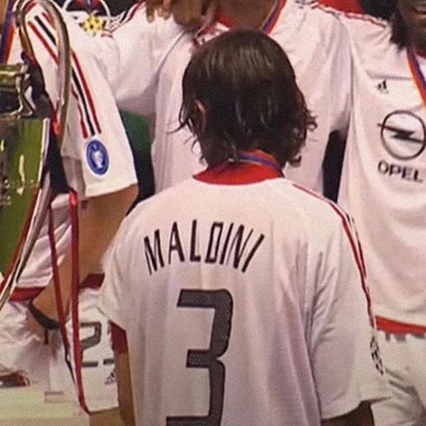 Girly M Instagram, Football Players Photos, Paolo Maldini, Legends Football, Football Players Images, Football Icon, Football Poster, كريستيانو رونالدو, Football Pictures