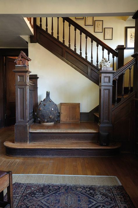 Staircase Landings, Craftsman Staircase, Craftsman Interiors, Craftsman Home Interiors, Craftsman Decor, Craftsman Details, Craftsman Interior, Renovation Tips, Craftsman Home