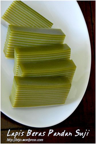 Lapis Beras Pandan Suji – Monggo … Roti Panggang, Nyonya Food, Kuih Lapis, Malaysian Dessert, Lapis Legit, Pandan Cake, Kek Lapis, Indonesian Desserts, Indonesian Recipes