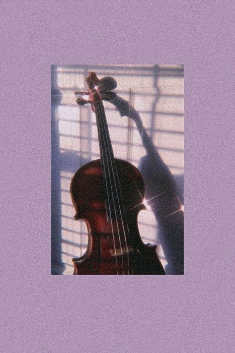 Violin Wallpaper Aesthetic, Violinist Aesthetic, Cello Aesthetic, Aesthetic Violin, Violin Aesthetic, Violin Girl, Acoustic Guitar Photography, Violin Design, Purple Aesthetic Background