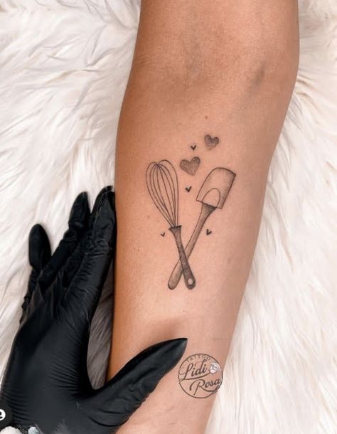 Chef Inspired Tattoos, Small Chef Tattoos, Baking Tattoo Ideas, Chef Tattoo Ideas, Tattoo Nome, Girly Sleeve Tattoo, Baking Tattoo, Cooking Tattoo, Baker Tattoo