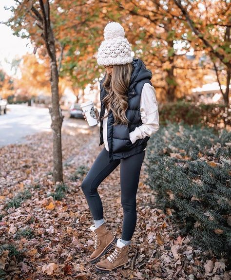 Wander Outfit, Trekking Outfit, Cute Hiking Outfit, Hiking Outfits, Hiking Outfit Fall, Mountain Outfit, Walking Outfits, Hiking Outfit Women, Fall Outfits For Work