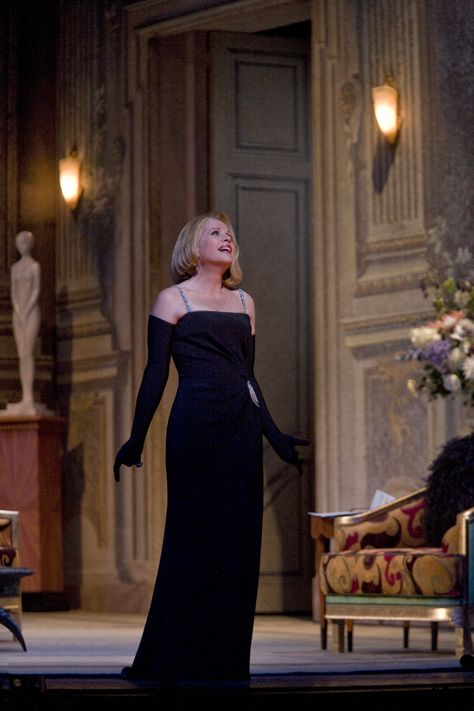 renée fleming in capriccio at the met.
#reneefleming #opera Renee Fleming, Paris Opera House, A Night At The Opera, Fashion Model Poses, Metropolitan Opera, Stage Costume, Opera Singers, Theater, Concert Hall